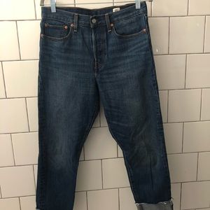 Levi’s cropped Wedgie fit jeans with raw hem sz 30